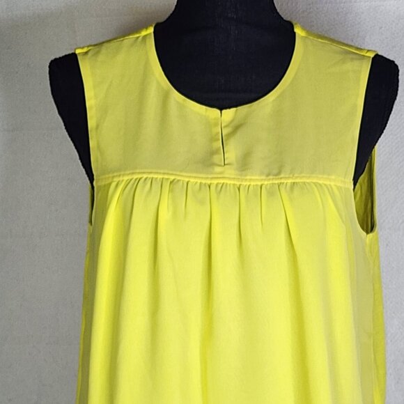 Betsey's Boutique Shop Bright Yellow Slit Clasp Front Closure Blouse Tank Size M - Picture 2 of 16